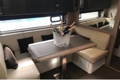 Azimut 43 2017 www.navigobyy.com t02