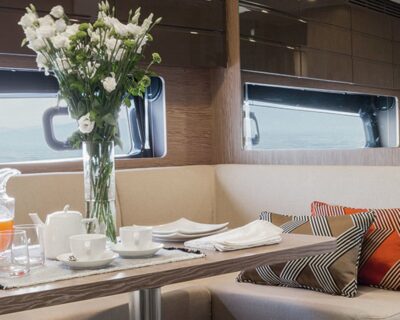 Azimut 43 2017 www.navigobyy.com t04