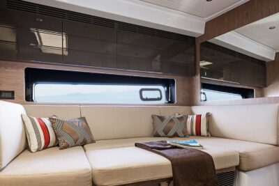 Azimut 43 2017 www.navigobyy.com t05