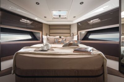 Azimut 43 2017 www.navigobyy.com t06