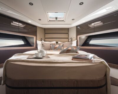 Azimut 43 2017 www.navigobyy.com t06