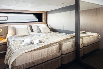 Azimut 43 2017 www.navigobyy.com t08