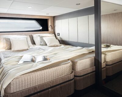 Azimut 43 2017 www.navigobyy.com t08