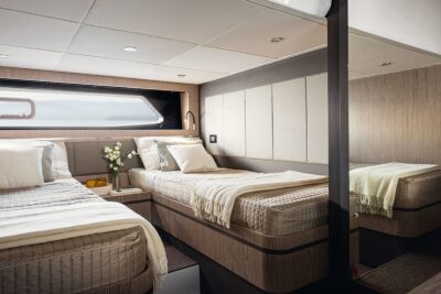 Azimut 43 2017 www.navigobyy.com t09