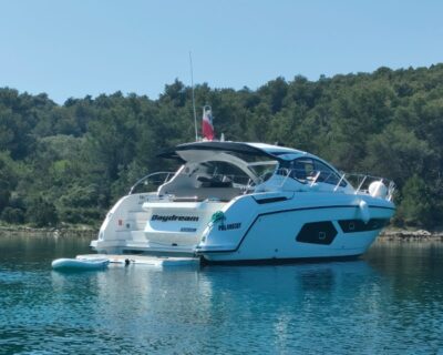 Azimut 43 2017 www.navigobyy.com t11