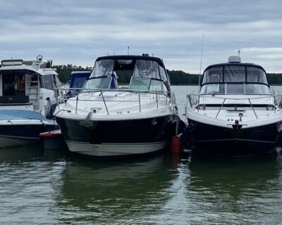 Monterey 330 SY 2007 www.navigobyy.com 08