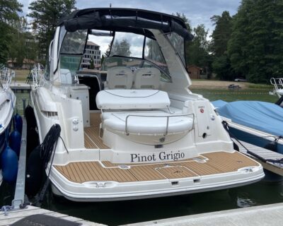 Monterey 330 SY 2007 www.navigobyy.com 11