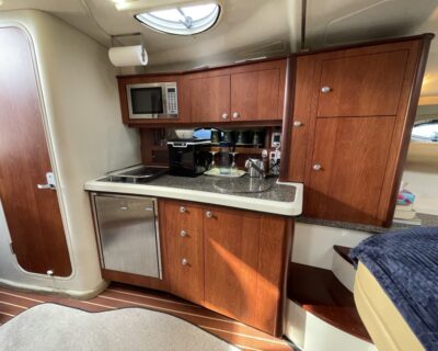 Monterey 330 SY 2007 www.navigobyy.com 19