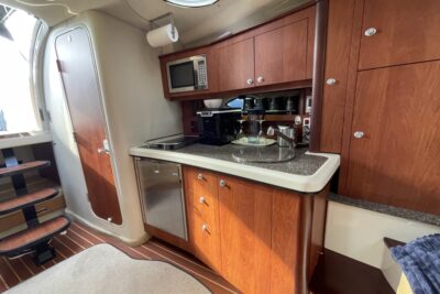 Monterey 330 SY 2007 www.navigobyy.com 20
