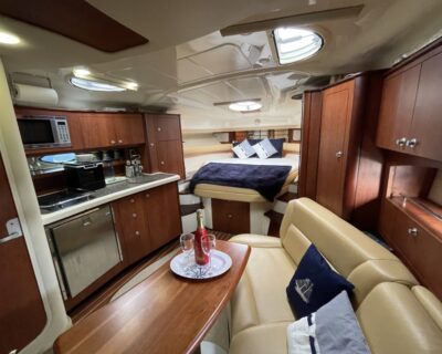 Monterey 330 SY 2007 www.navigobyy.com 21