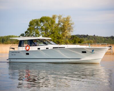 Delphia Nautika 1300 na wodzie