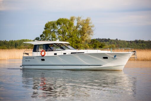 Delphia Nautika 1300 na wodzie