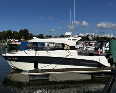 Motorboat Yacht Parker 800 Weekend 2016