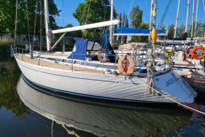 Grand Soleil 38 1991 www.navigobyy.com 36
