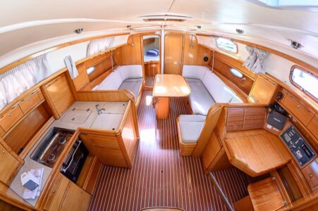 Bavaria 37 Cruiser 2 Bavaria 37 Cruiser 2007 interior