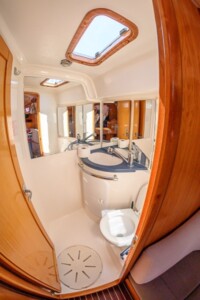 Bavaria 37 Cruiser 10 Bavaria 37 Cruiser 2007 interior toilet