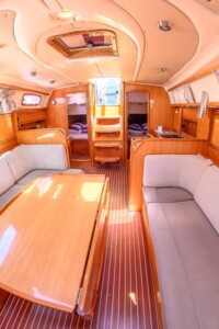 Bavaria 37 Cruiser 11 Bavaria 37 Cruiser 2007 interior
