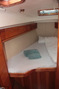 Bavaria 37 Cruiser 14 Bavaria 37 Cruiser 2007 interior bow