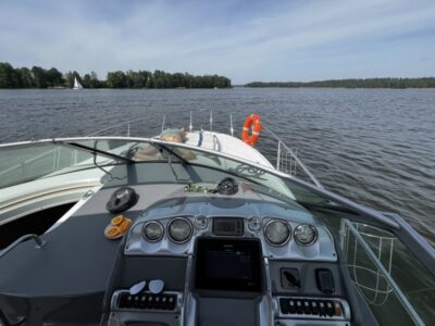 Monterey 290 CR 16 Monterey 290 CR 2007 on lake