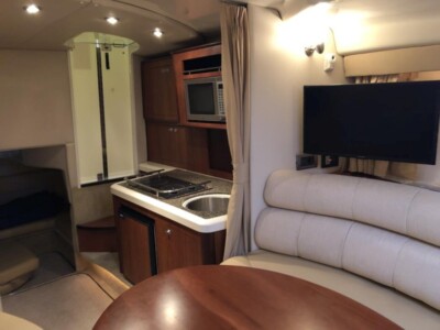 Monterey 290 CR 23 Monterey 290 CR 2007 kitchen and TV