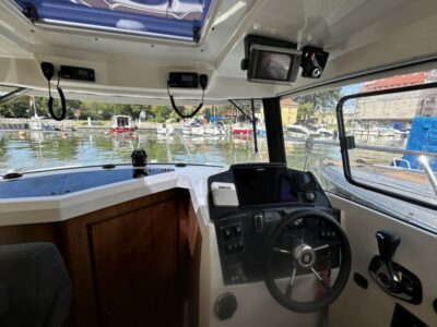 Parker 800 Weekend 2 Motorboat Yacht Parker 800 Weekend 2016