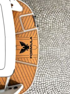 Thunderbird Formula 240 BR 16 Thunderbird Formula 240 BR 2013