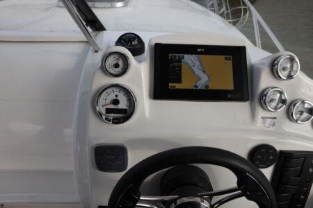 Coral 750 Hard Top 33 Coral 750 Hard Top 2023