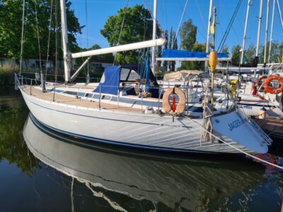 Grand Soleil 38 2 Grand Soleil 38 1991 www.navigobyy.com 36