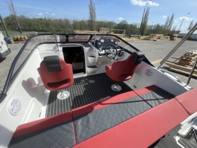 Okiboats Barracuda 585 Day Cruiser 30
