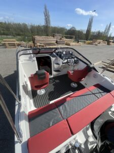 Okiboats Barracuda 585 Day Cruiser 32