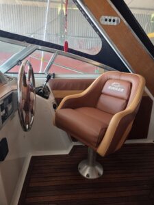 Rinker Fiesta Vee 260 18