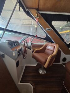 Rinker Fiesta Vee 260 19