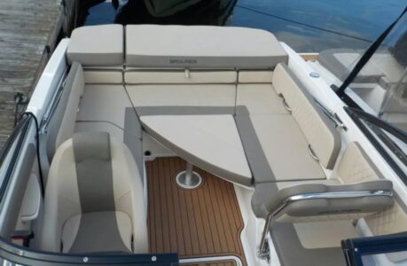 Bayliner VR6 Cuddy 5