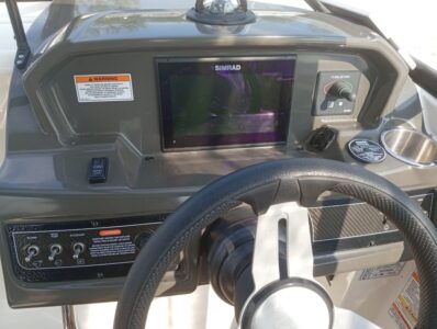 Bayliner VR6 Cuddy 9