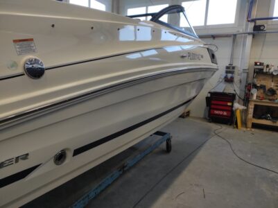 Bayliner VR6 Cuddy 10