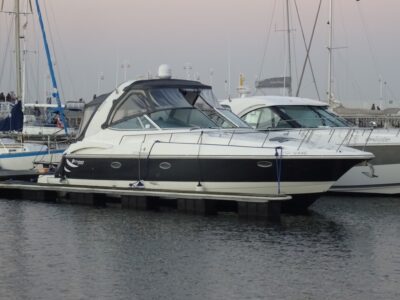 Cruisers Yachts 370 Express 2 Cruisers Yachts 370 Express