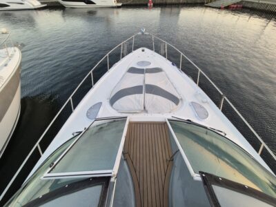Cruisers Yachts 370 Express 15