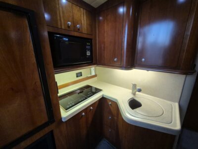 Cruisers Yachts 370 Express 19