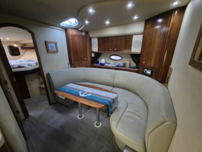 Cruisers Yachts 370 Express 23