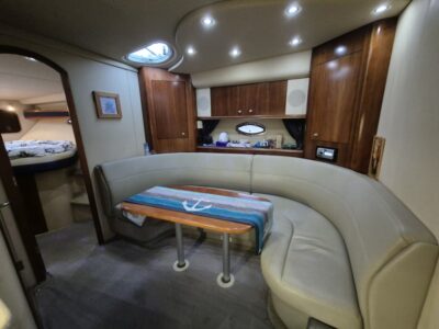 Cruisers Yachts 370 Express 24