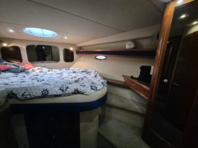 Cruisers Yachts 370 Express 25