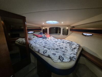 Cruisers Yachts 370 Express 26