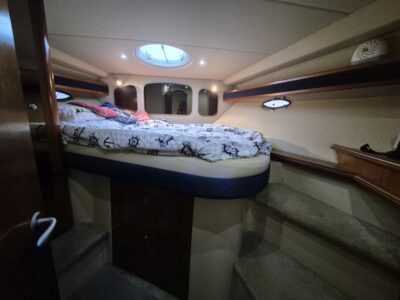 Cruisers Yachts 370 Express 27