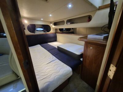 Cruisers Yachts 370 Express 29