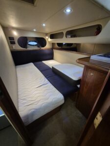 Cruisers Yachts 370 Express 30