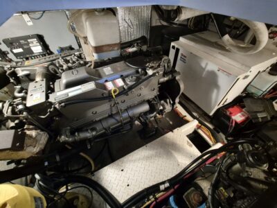 Cruisers Yachts 370 Express 32