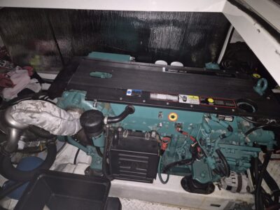 Cruisers Yachts 390 Coupe 44