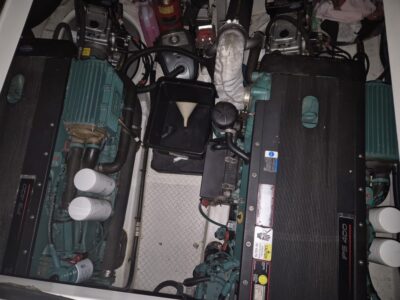 Cruisers Yachts 390 Coupe 43