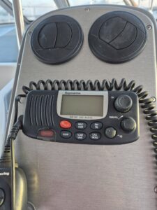 Cruisers Yachts 390 Coupe 13