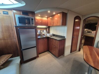 Cruisers Yachts 390 Coupe 20